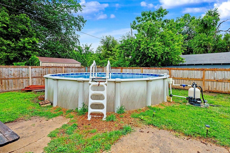 1556 Poplar , Wichita, KS 67214