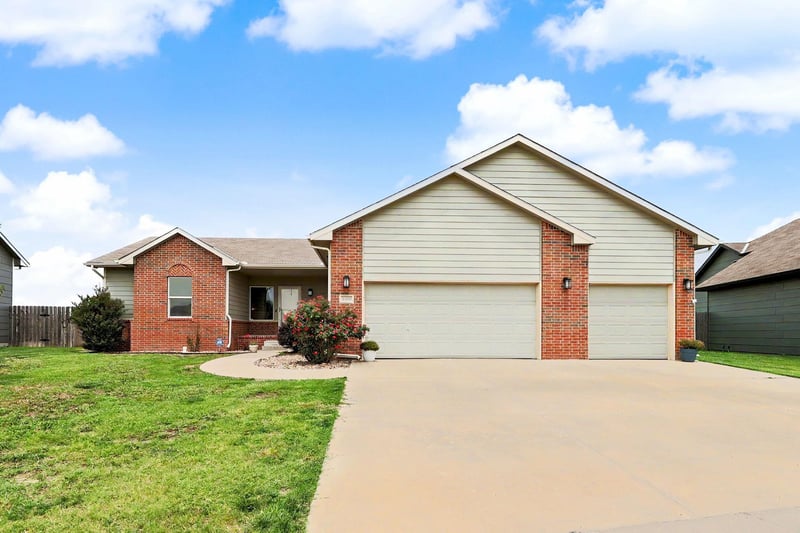 1455 Aster , Andover, KS 67002