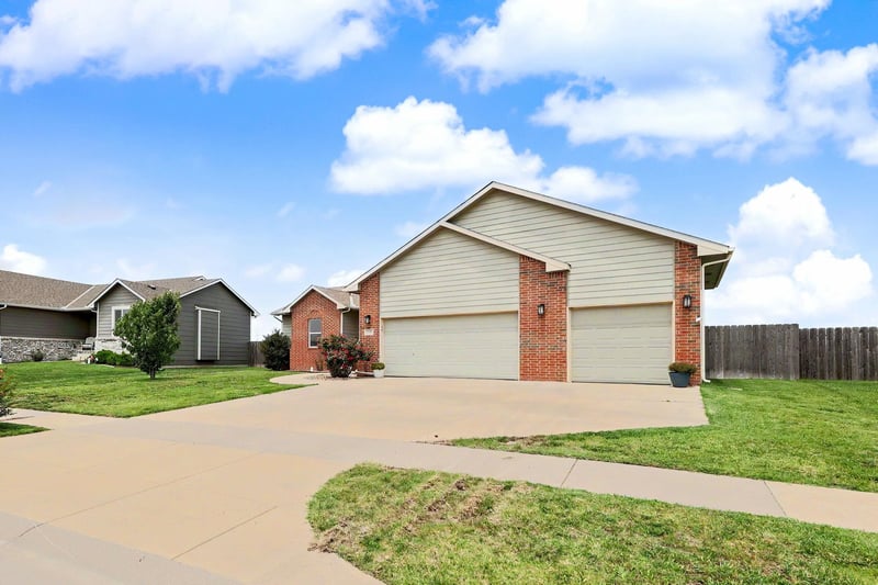 1455 Aster , Andover, KS 67002