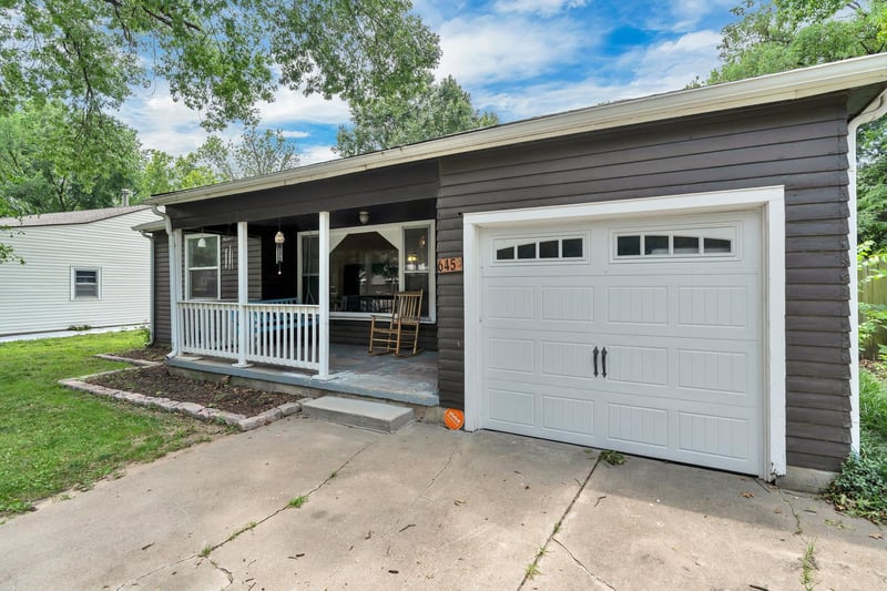 645 Waverly Dr, Wichita, KS 67218