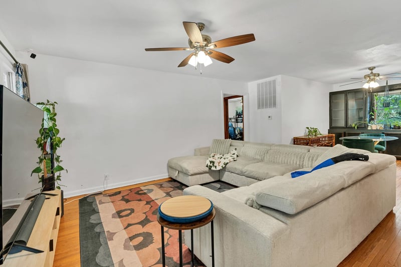 645 Waverly Dr, Wichita, KS 67218