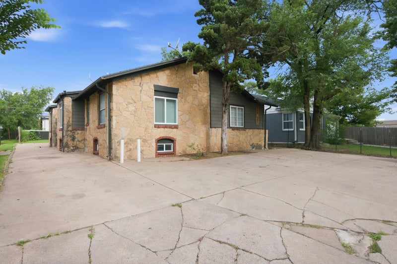 549-551 Glendale Ave, Wichita, KS 67218