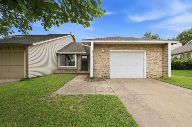 2547 Yellowstone Ct, Wichita, KS 67215