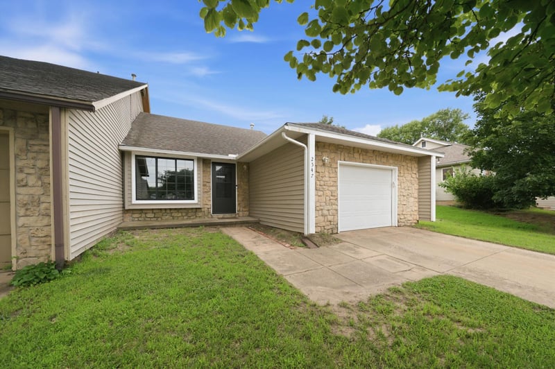 2547 Yellowstone Ct, Wichita, KS 67215