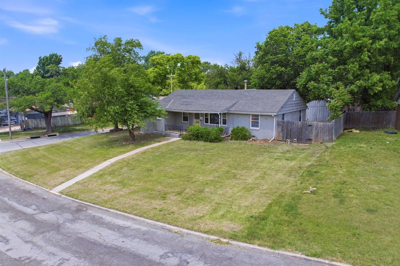 3604 Skinner , Wichita, KS 67218