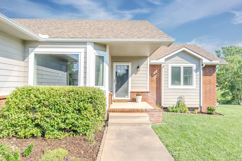 933 Lost Hills Ct, Derby, KS 67037