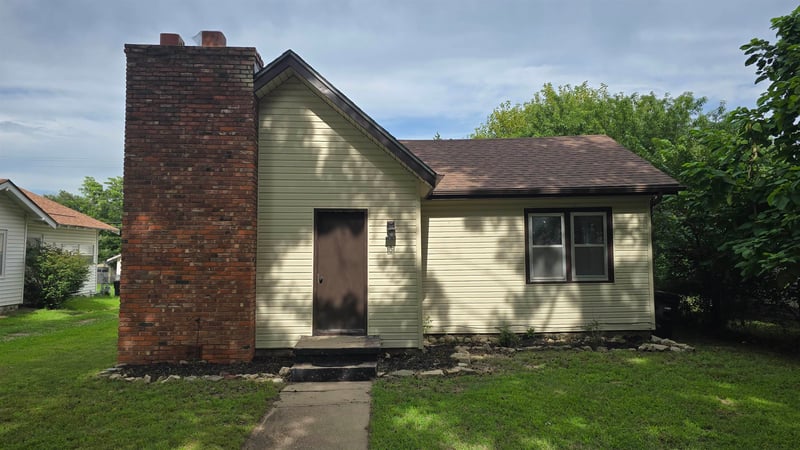 614 C St, Arkansas City, KS 67005