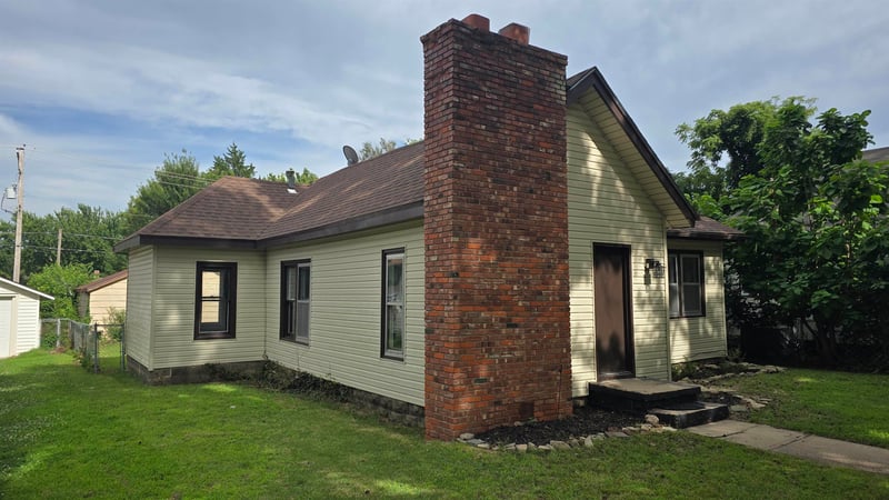 614 C St, Arkansas City, KS 67005