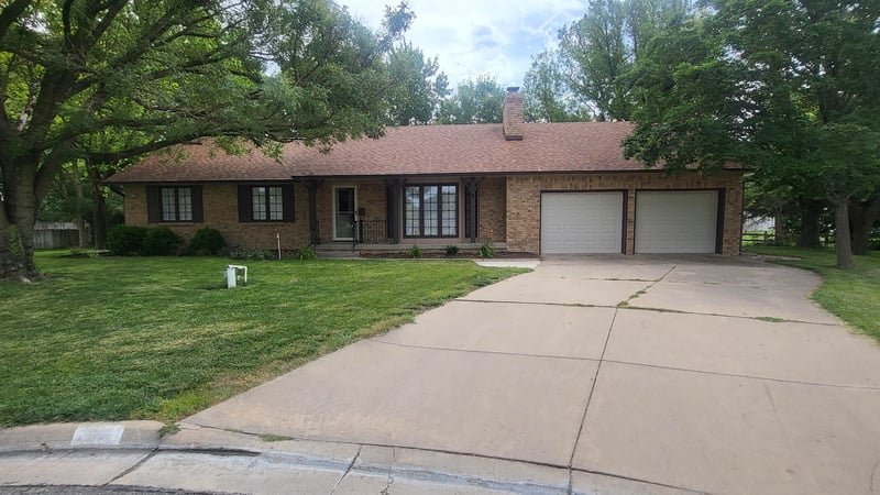 840 Trinity Ct, Newton, KS 67114