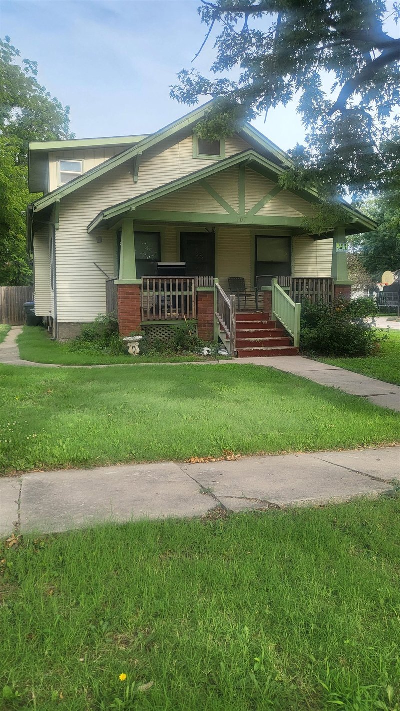 107 Madison , Hillsboro, KS 67063