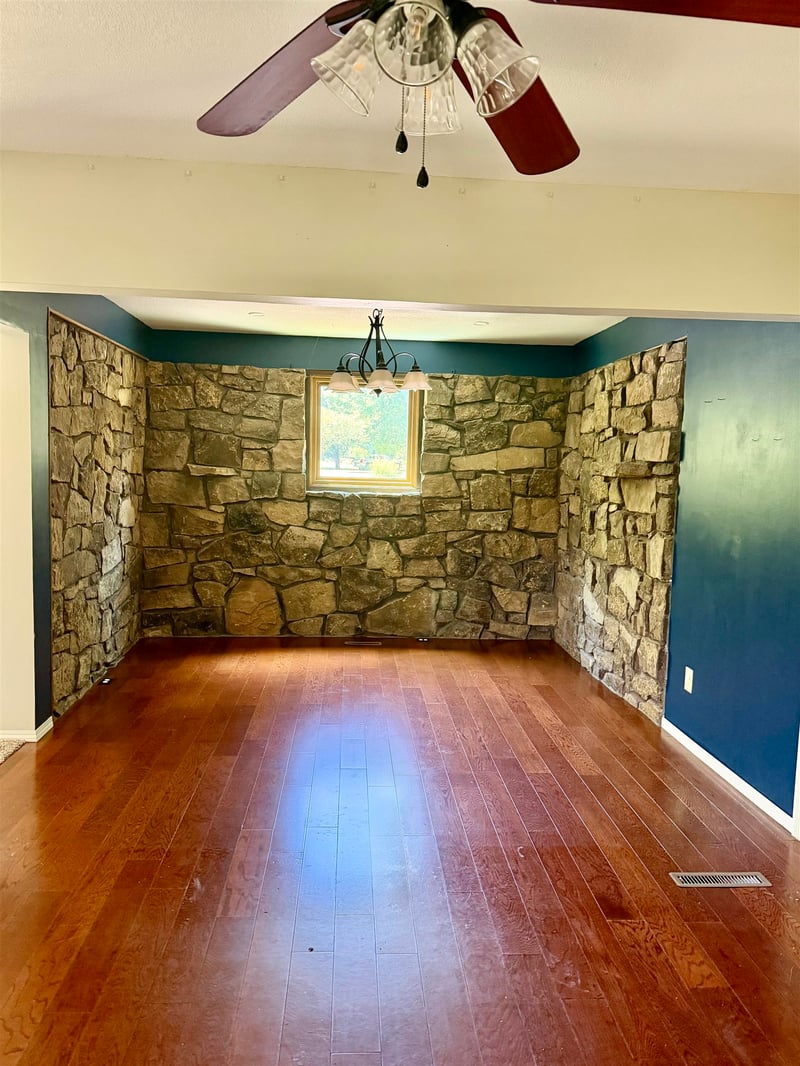 1537 Milton Ct, Derby, KS 67037