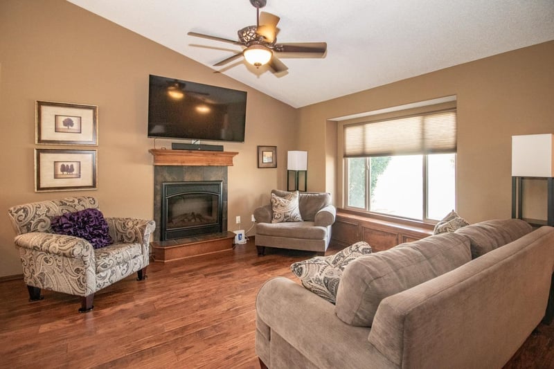 2825 Emerson Cir, Derby, KS 67037-8798
