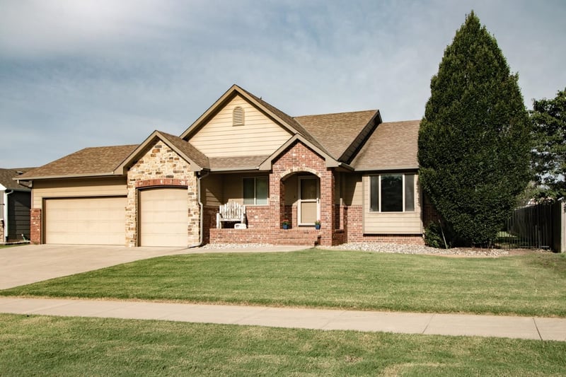 2825 Emerson Cir, Derby, KS 67037-8798