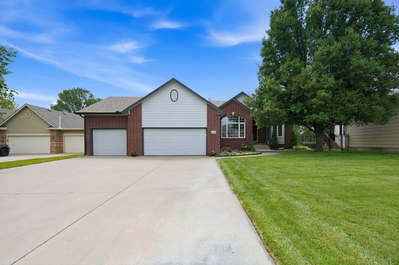 14012 Highland Springs Ct, Wichita, KS 67235
