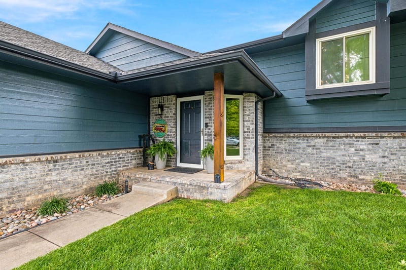 1308 Loring , Haysville, KS 67060