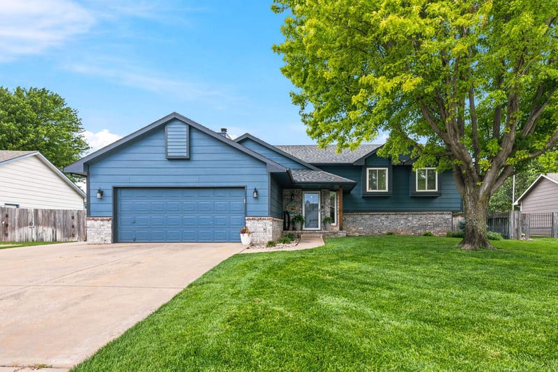 1308 Loring , Haysville, KS 67060