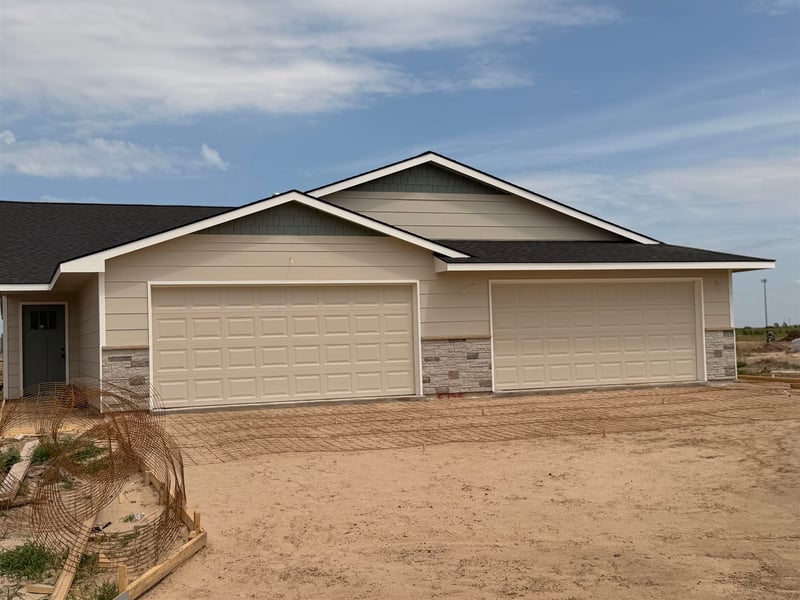 2922 Cedar Crest, Wichita, KS 67215