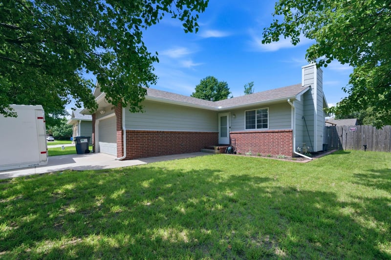 10939 Dora Ct, Wichita, KS 67209