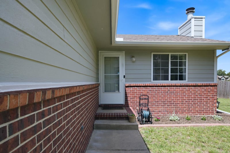 10939 Dora Ct, Wichita, KS 67209
