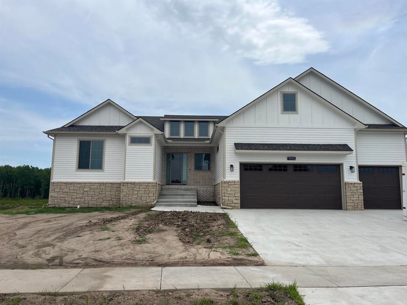 8359 W Pebble St, Maize, KS 67101