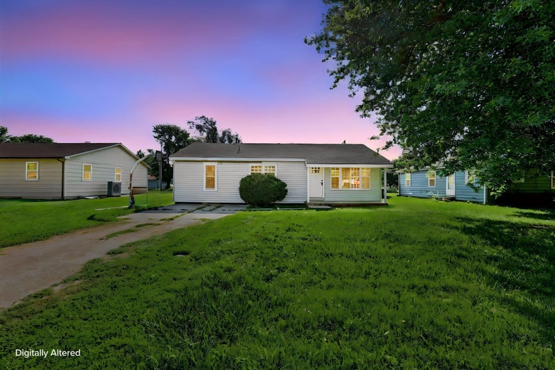 104 Jackson Ave, Sedgwick, KS 67135