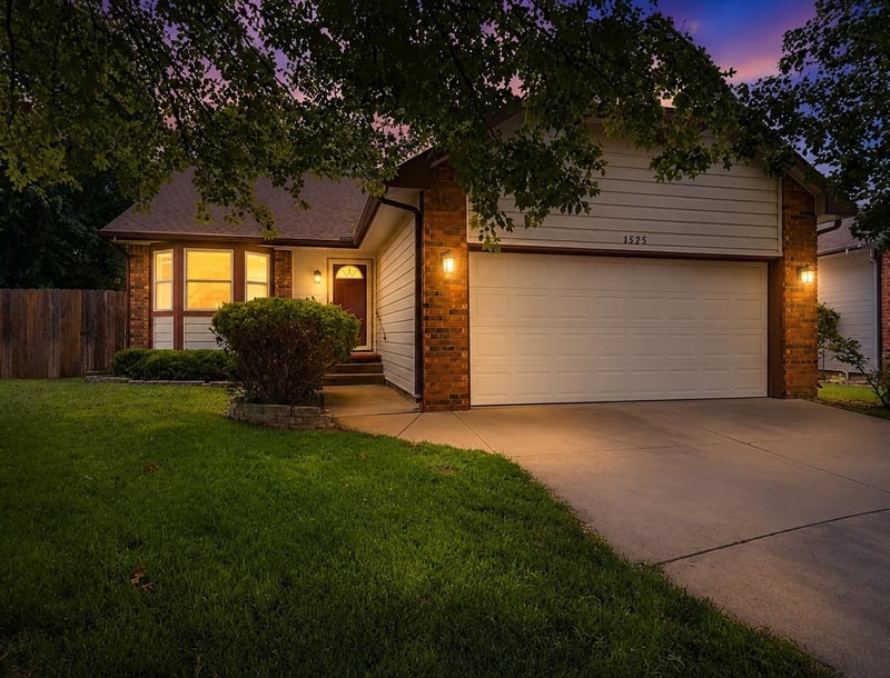 6525 E 39th Ct, Wichita, KS 67226