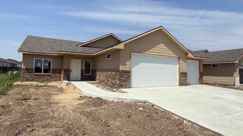 8956 Joshua St, Bel Aire, KS 67226