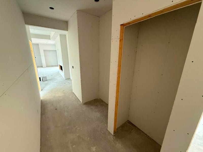 8956 E Joshua St, Bel Aire, KS 67226