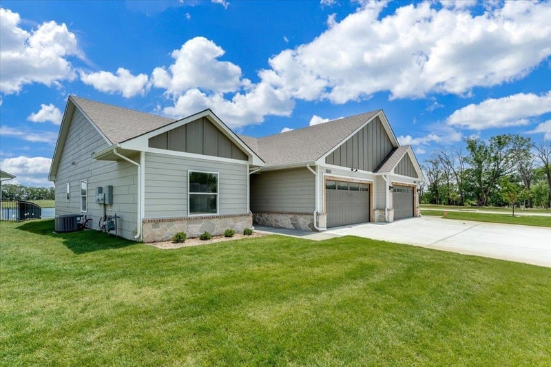 5570 Wandering Way, Maize, KS 67101