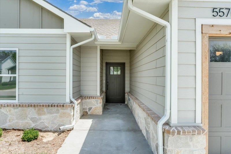 5570 Wandering Way, Maize, KS 67101