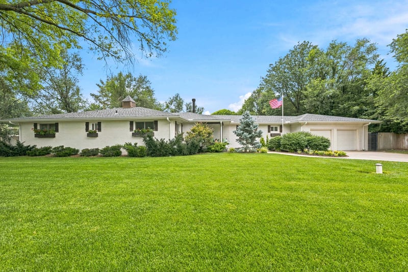 9 Rolling Hills Dr, Wichita, KS 67212