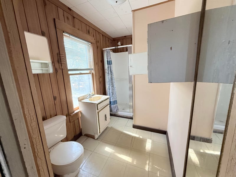 212 N Oakdale Ave, Salina, KS 67401