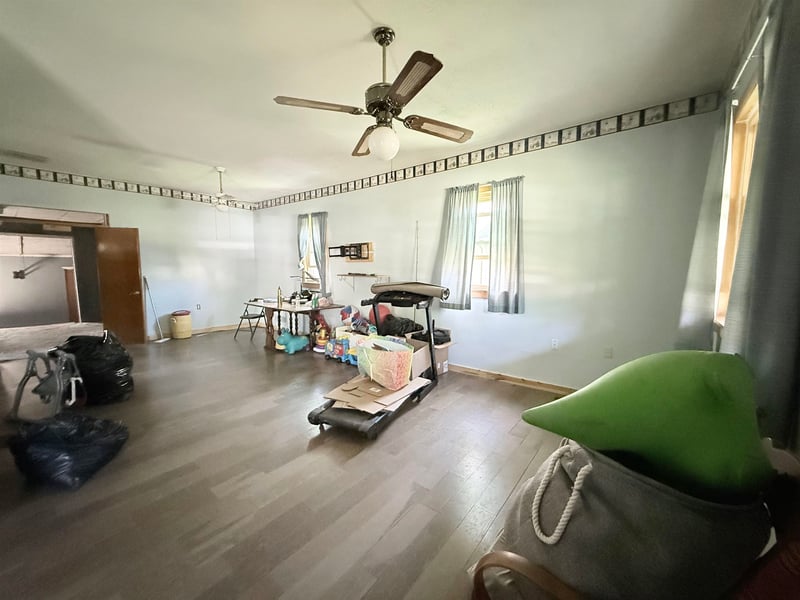 212 N Oakdale Ave, Salina, KS 67401