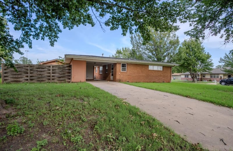 320 College Ave, Harper, KS 67058