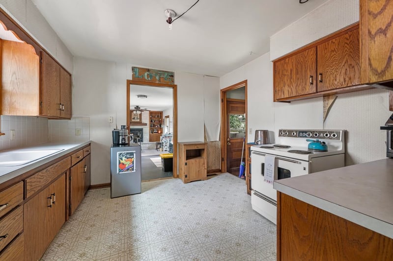 1838 Mccomas Ave, Wichita, KS 67203-1421