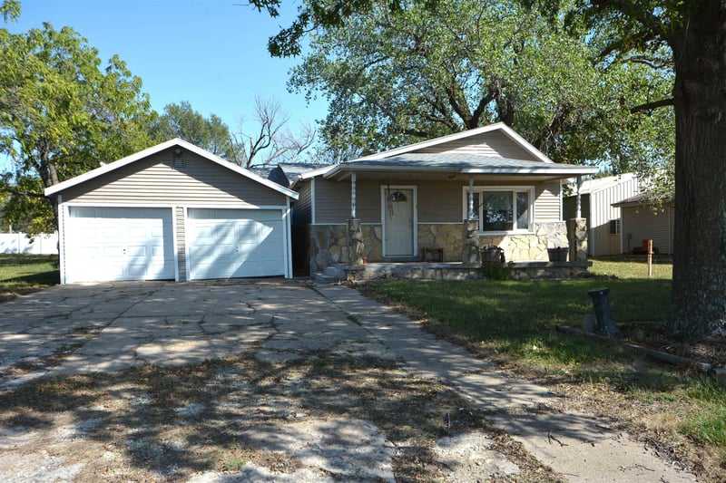 216 Blankenship Rd, Udall, KS 67146