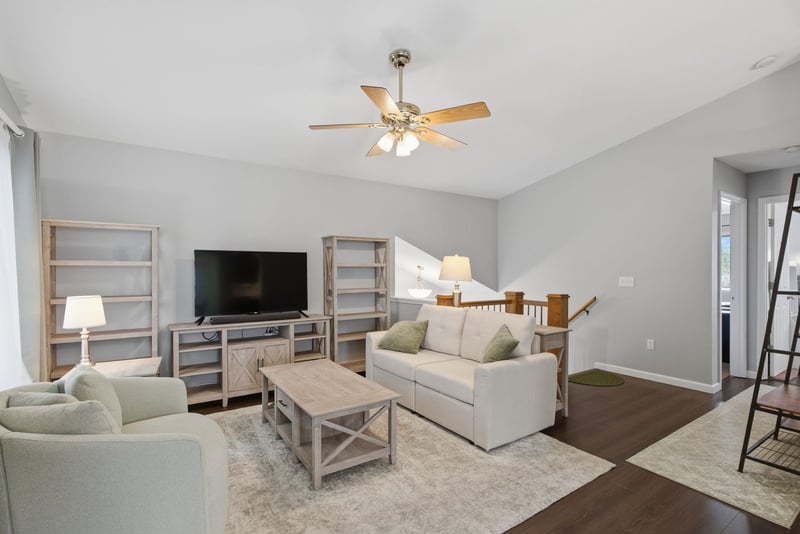 1713 N Redbarn Cir, Wichita, KS 67212