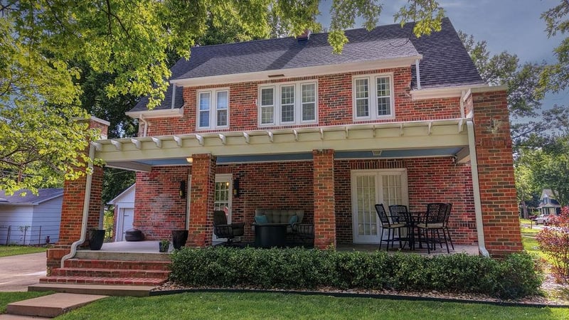 902 8th Ave, Winfield, KS 67156