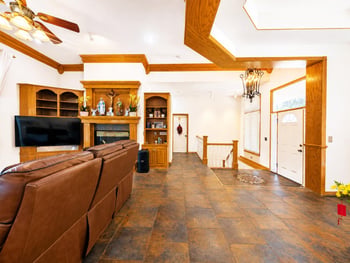 8253 E Oxford Ct, Wichita, KS 67226