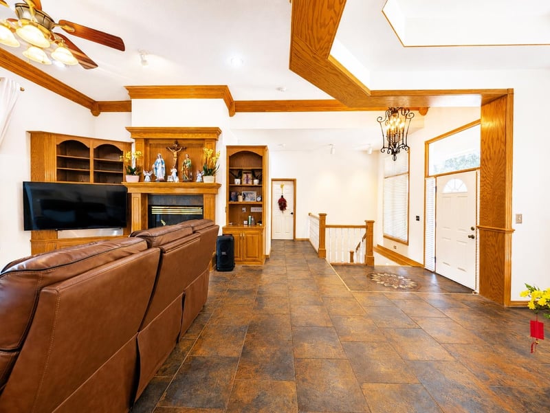 8253 Oxford Ct, Wichita, KS 67226