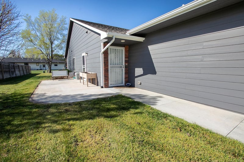 429-431 Harvest Rd, Hesston, KS 67062