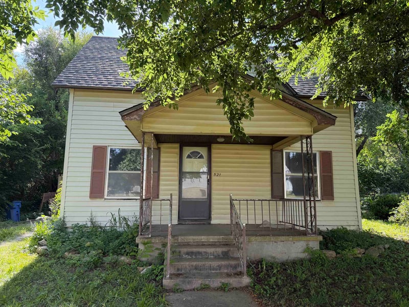 521 Mulberry St, Eureka, KS 67045
