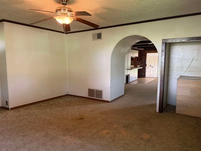 521 Mulberry St, Eureka, KS 67045