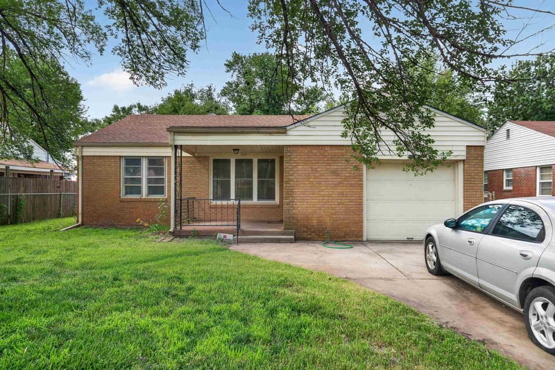 209 Hunter , Haysville, KS 67060