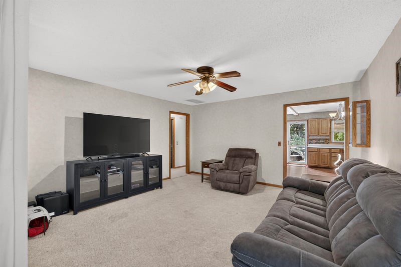 209 Hunter , Haysville, KS 67060