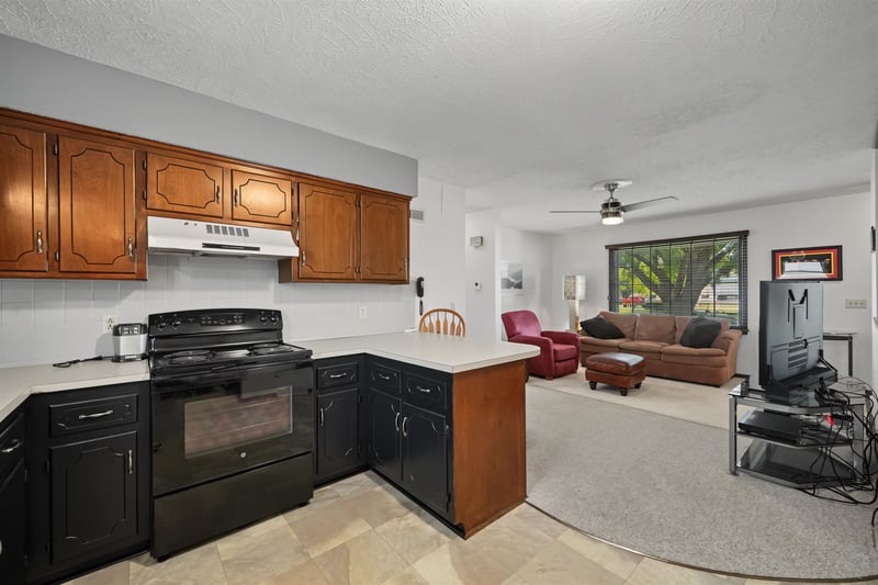 1100 Louise , Salina, KS 67401