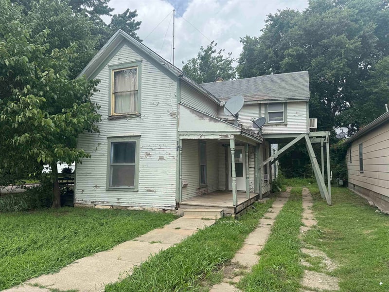 120 7th , Winfield, KS 67156
