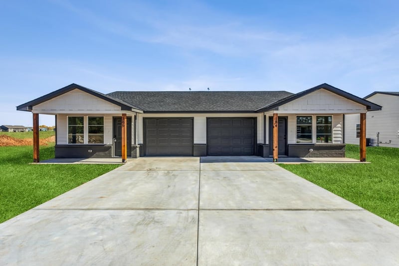 183 Indian Lakes Dr, Clearwater, KS 67147