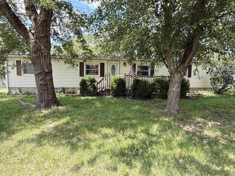 319 6th St, Towanda, KS 67144