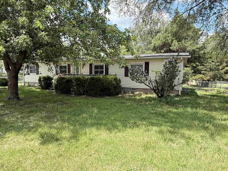 319 6th St, Towanda, KS 67144